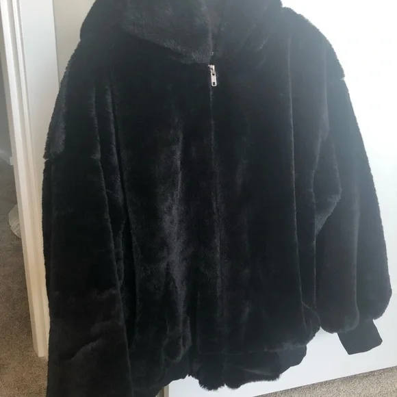 F21 Plush Black Zip Up | Size M - Picture 2 of 3